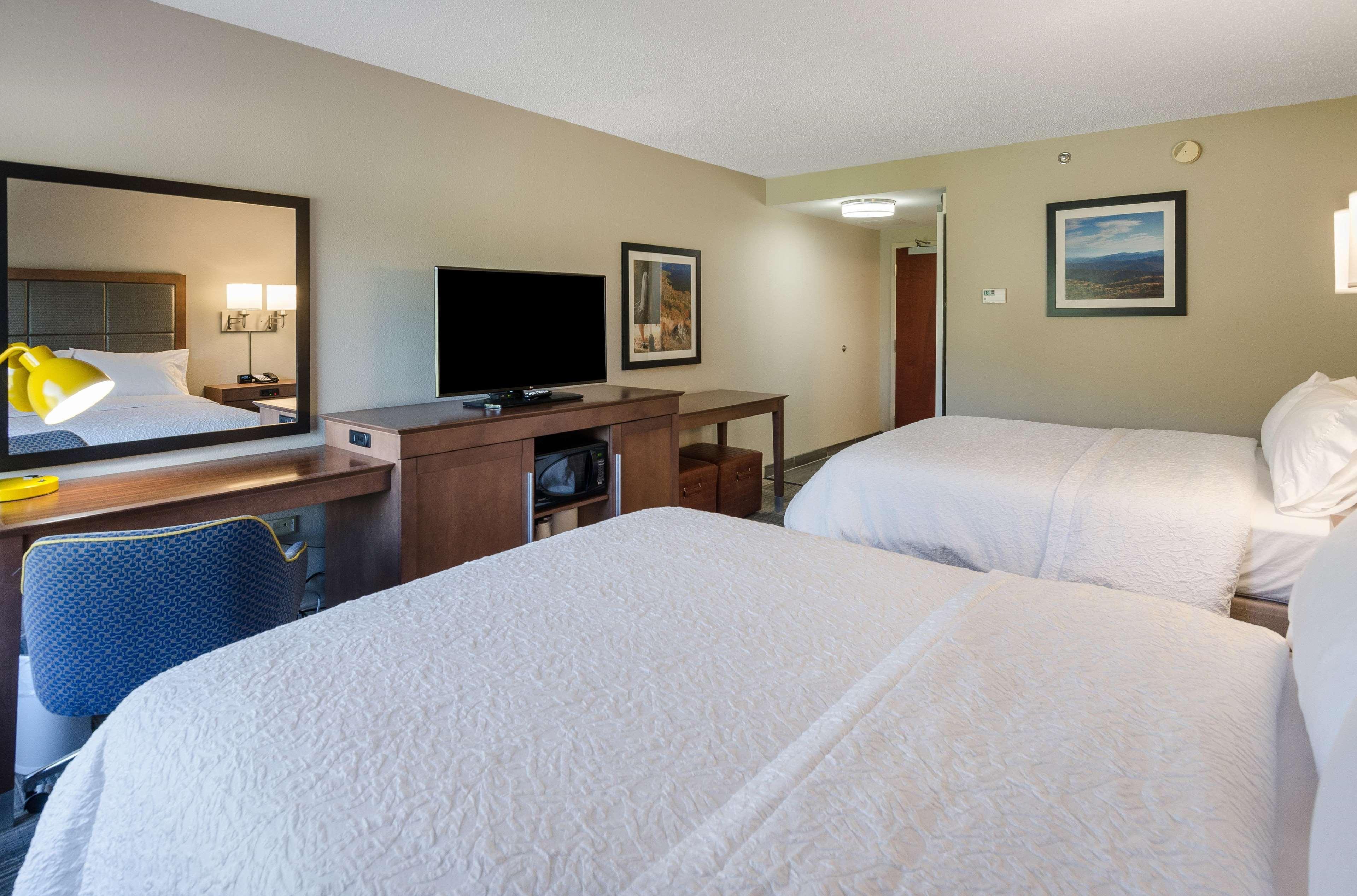 Hampton Inn Covington Va מראה חיצוני תמונה