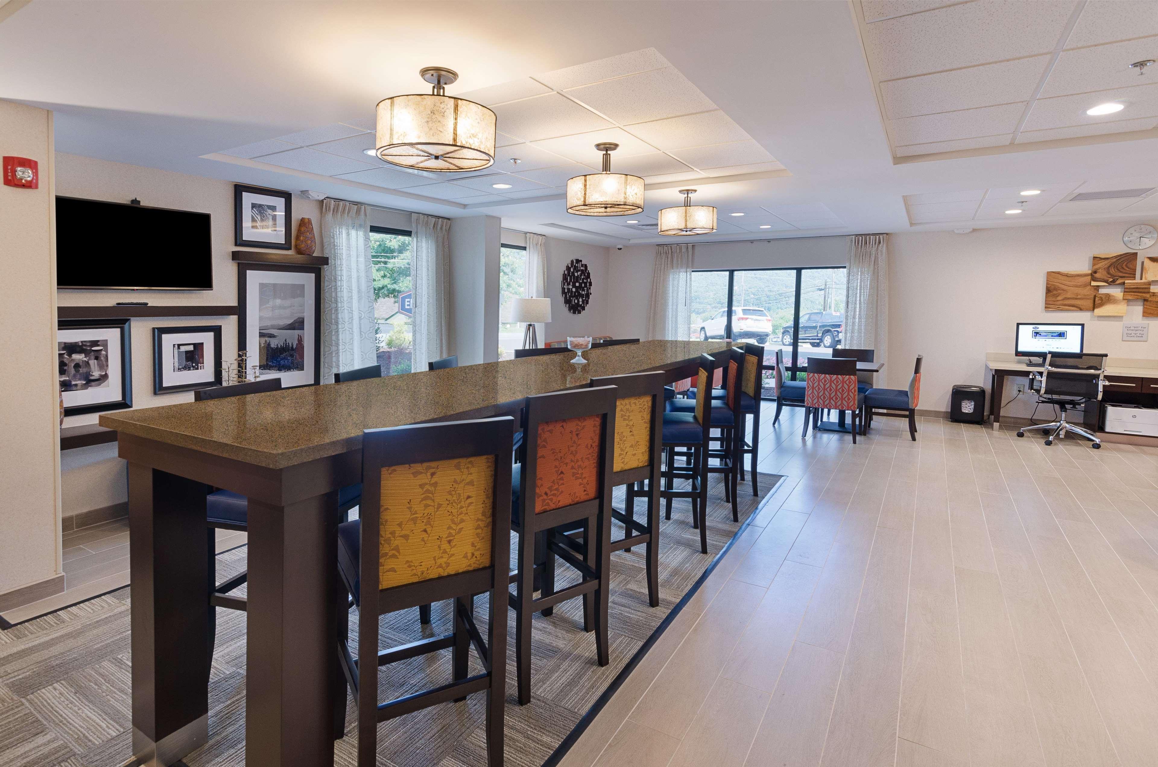 Hampton Inn Covington Va מראה חיצוני תמונה