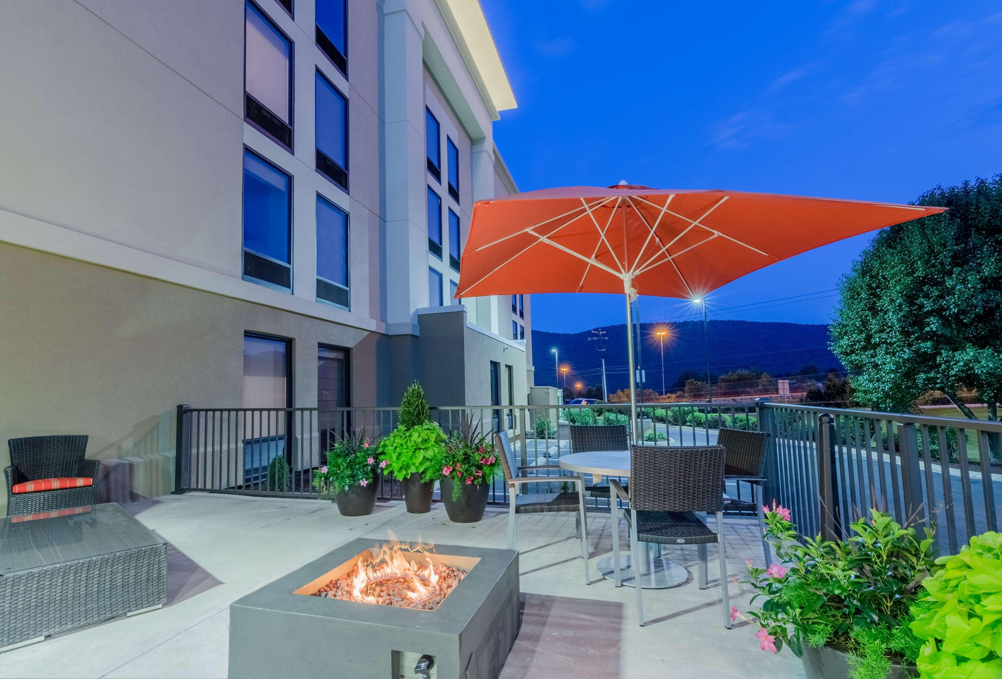Hampton Inn Covington Va מראה חיצוני תמונה
