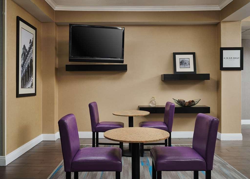 Hampton Inn Covington Va מראה פנימי תמונה