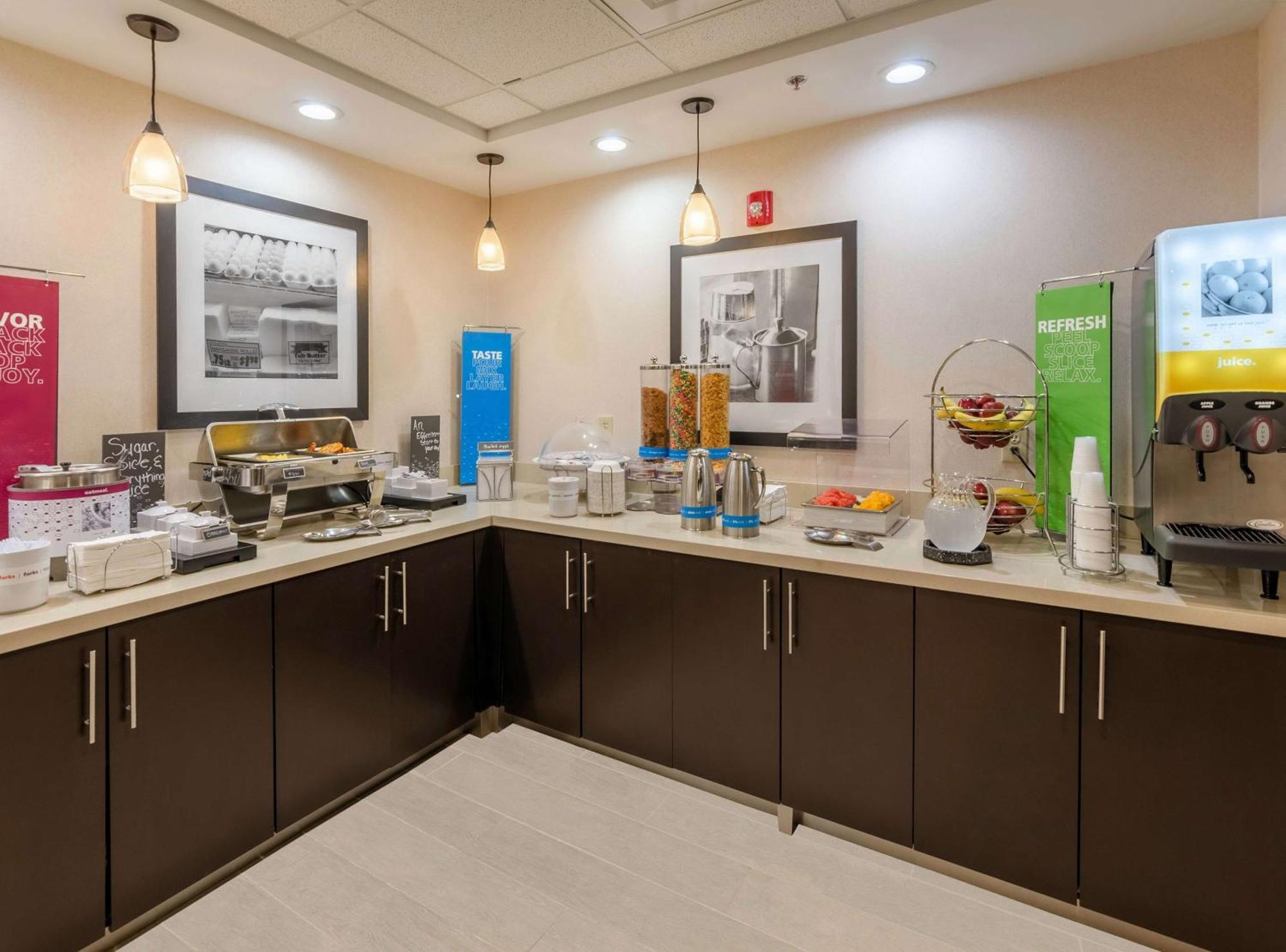 Hampton Inn Covington Va מראה חיצוני תמונה